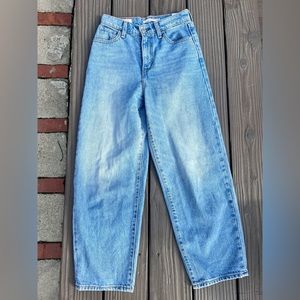Levi’s Balloon Leg Denim Pant. Size 25. Used. Blue.